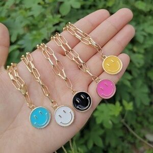 3/$30 💛 Smiley Face Necklace
